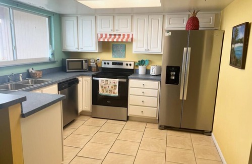 Cocoa Beach Condo | Key West Style: 2B/2B Direct Beach Front Condo with Awesome Ocean views