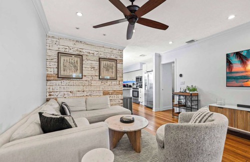 Middle River Terrace House | Key West Style Tropical Paradise with Pool