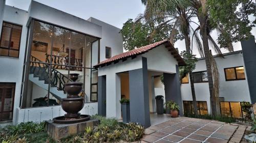 Nelspruit Bed & Breakfast | Khayalami Hotel - Mbombela