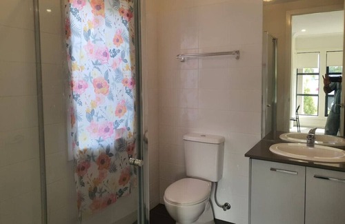 Berwick House | Kick Back, Relax @ Cozy Value Comfy Budget Stays !