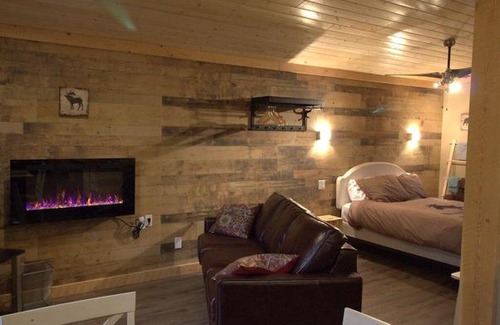Blaeberry Cabin | Kicking Horse Kabins