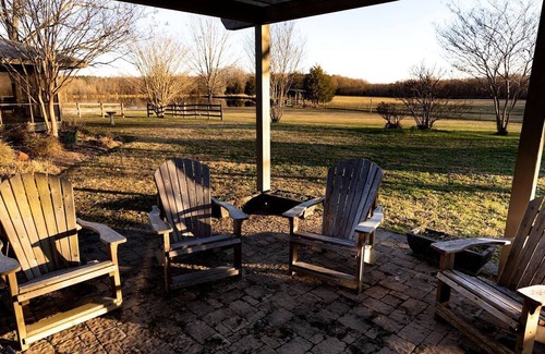 Belden House | Kid and Pet-Friendly Lake Glamping in Tupelo, Mississippi