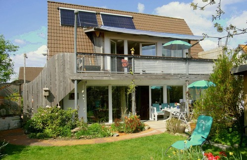 Sehestedt House | Kiel Canal; whole house; clean u. cozy; quiet location, own garden