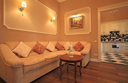 Shevchenkivs'kyi District Apartment | Kiev Centre Opera Apartments