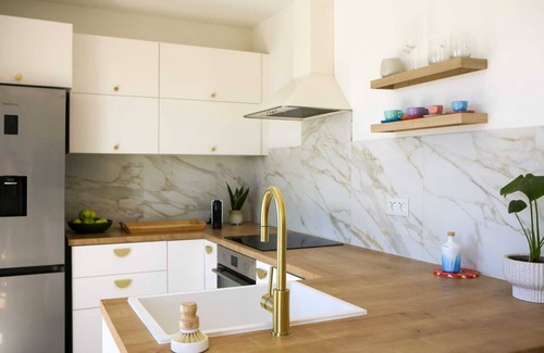 Znjan Apartment | Kiki's Sea View Apartment with terrace in Znjan, Split