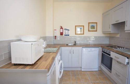Kilkee House | Kilkee HH - GF - (S5) (TR1) Type B - No 907 by Interhome