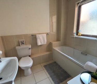 Killaloe Apartment | Killaloe Lakeside Holiday Home 2Bedroom