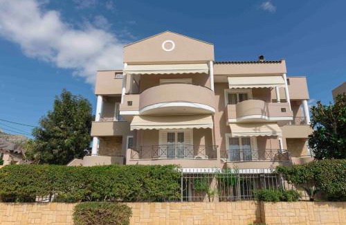 Nea Makri House | Kima: Relaxing beach home next to sparkling waters