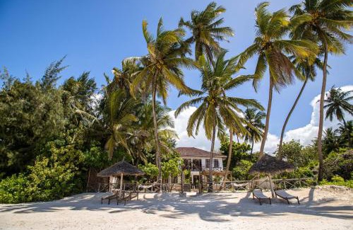 Bwejuu House | KIMA Serviced Beach House & Suites