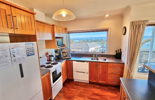 Stepneyville Apartment | Kimberley Three - Nelson Waterfront Apartment - Free Cancellation Available Here
