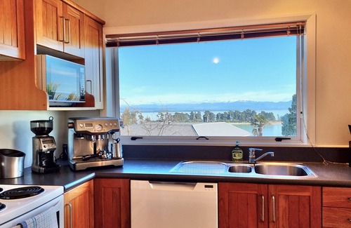 Stepneyville Apartment | Kimberley Three - Nelson Waterfront Apartment - Free Cancellation Available Here