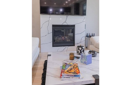 Lake Balboa House | King 4BD/4BR NEW Luxury House