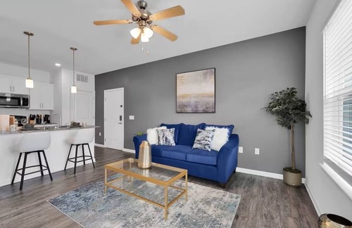 Orange Park Apartment | King Bed Early Check in Lakefront Salt Water Pool