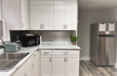 Fort Wayne House | King Bed, Large Deck, Walk to Lakeside Park, 2mi to Downtown, Coliseum, Sports