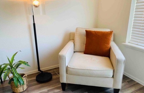 Stetson Hills Apartment | King Bed Suite! Pike Peak Views! Private Entrance.