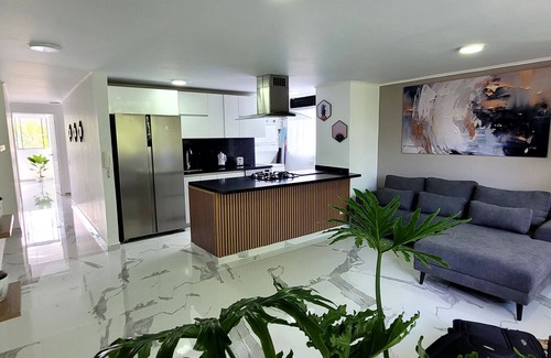 Los Naranjos Apartment | KING Bed, W/Office, 70" Smart TV, Bright, Quiet, Perfect Location