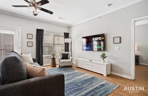 West Campus Apartment | King Beds and Memory Foam Sleeper in Vibrant ATX Apt