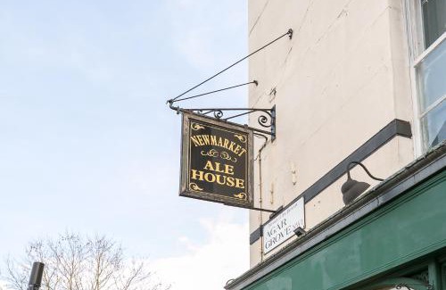 Cantelowes Hostel | King Cross Collective - By Aura Stays