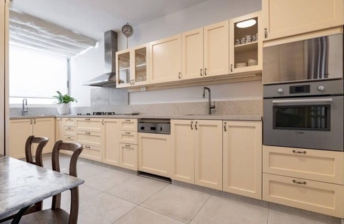 Mamilla Apartment | King David Penthouse 6BD/Parking/Pool, Awesome View Over The Old City