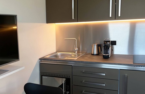 Unterrath Hotel | King Double Deluxe Apartment + Balcony