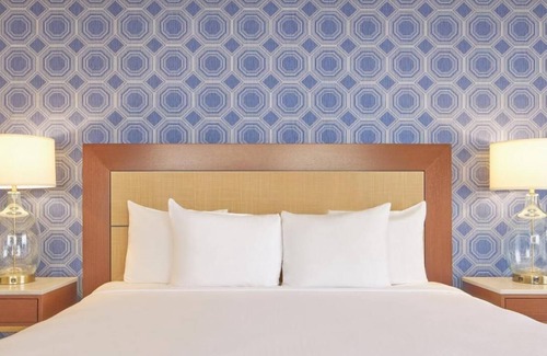 Atlantic City Hotel | King Room at a Hotel