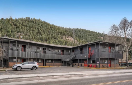 Idaho Springs Hotel | King Room, Boutique Mtn Motel Idaho Springs