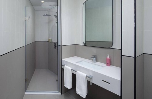 Dubai Apartment | King Room Near Expo 2020 by ER