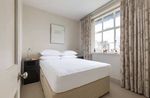 Chelsea Riverside Apartment | King's Road VI by onefinestay