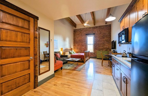 Amity Apartment | King size suite with kitchenette