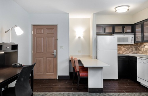 Chantilly Apartment | King Studio Near IAD | Free Breakfast + Shuttle to Airport + Corporate Area