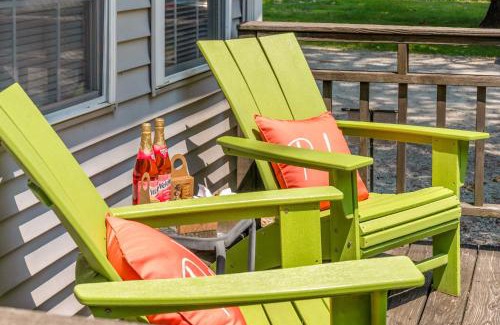 Warsaw Apartment | King Suite Fiber Internet Full Kitchen