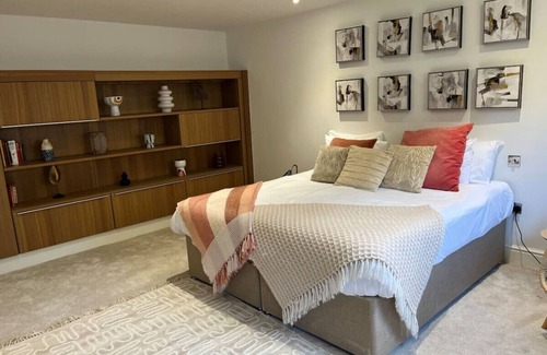 Penarth Hotel | King Suite - Penarth Getaway