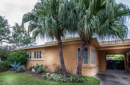 Bay Area House | KingBed/Patio/BBQ/20min2Beach/Netflix/Workspace