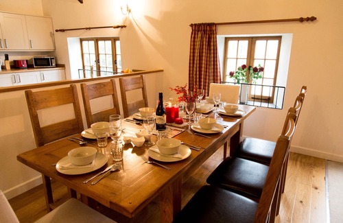 Saltash House | Kingfisher Barn, stunning location, private hot tub, tennis, river frontage