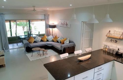 Thorny Bush Game Reserve House | Kingfisher Creek Safari Cottages