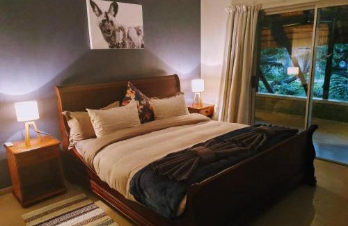 Thorny Bush Game Reserve House | Kingfisher Creek Safari Cottages