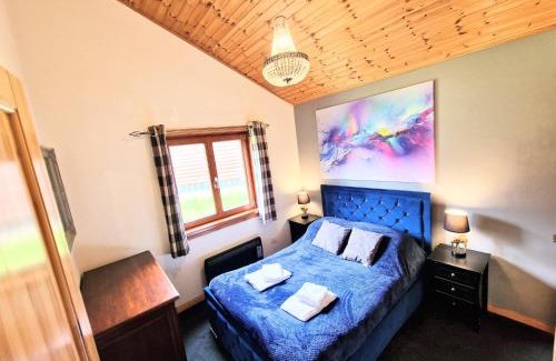 Warminster House | Kingfisher Lodge-HuntersMoon -Warminster-Longleat-Bath