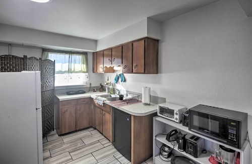 Kingman Apartment | Kingman Apartment < 2 Miles to Route 66 Sign!