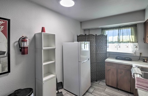 Kingman Apartment | Kingman Apartment < 2 Miles to Route 66 Sign!