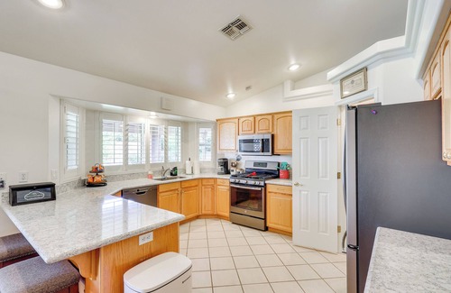 Kingman House | Kingman Family Home: Yard, Grill & Room to Relax!