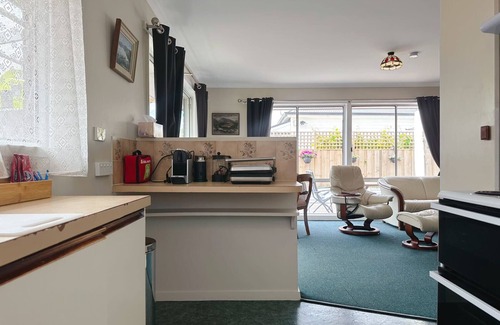 Hobart Central Business District House | Kings Corner - 5min to CBD & 20min to Airport