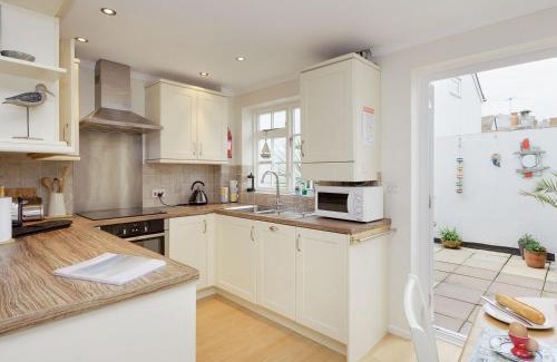Salcombe House | Kings Cottages 9