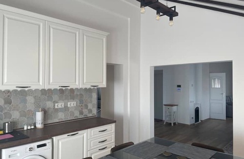 Sector 1 Apartment | KingTop @Iarca Inn