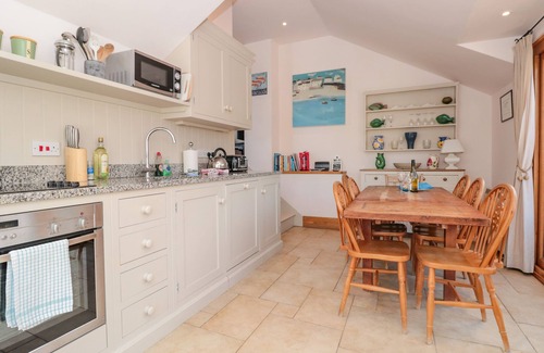 Dartmouth Cottage | KIPPER LODGE, pet friendly, character holiday cottage in Dartmouth