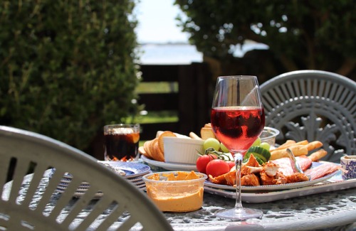 Kirkapol Apartment | Kirkapol Beach Sleeps 4 with Dog Access