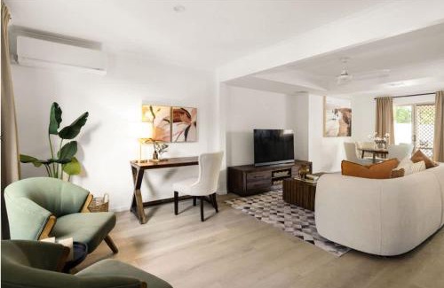 Tweed Heads House | Kirra Beach Escape - Pool Tennis Pets Near Airport