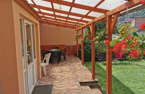 Salgotarjan House | Kis Rigó vendégház