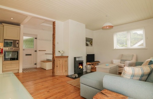 Noss Mayo Cottage | KITTIWAKE, family friendly, character holiday cottage in Noss Mayo