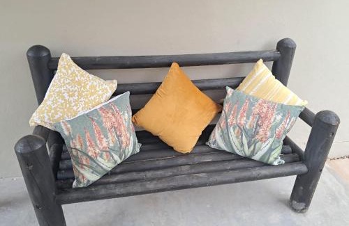 Oudtshoorn Apartment | Klein Karoo Wegbreuk