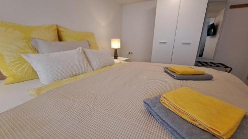 Bad Muskau Apartment | Kleine hübsche Unterkunft in Bad Muskau im EG, Nähe Schloss, Waldeisenbahn, Hermansbad, UNESCO Geopark, Nähe polnischer Markt, Top Lage für Ausflugsziele zum Wandern oder Radfahren